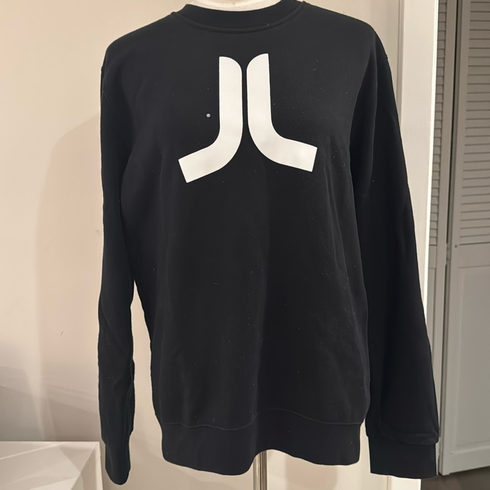 WESC BLACK LOGO PULLOVER SWEATSHIRT EXLT CONDITION
